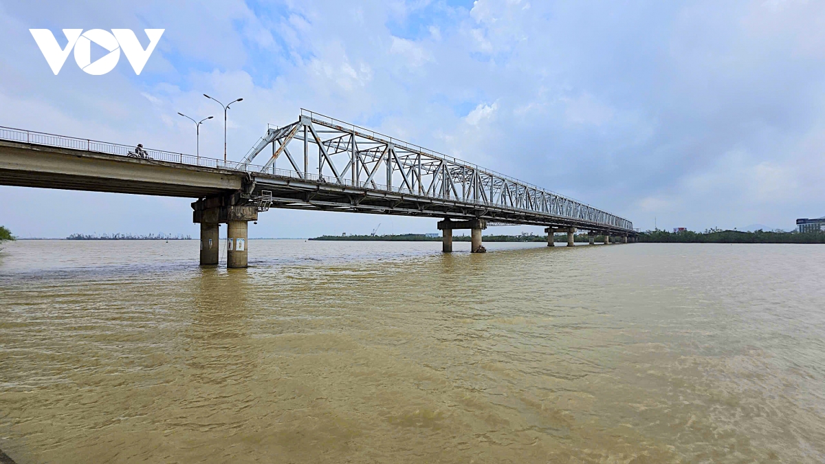 cap phep thi cong he thong dien trang tri va luoi an toan vao cau ben thuy 1 hinh anh 1