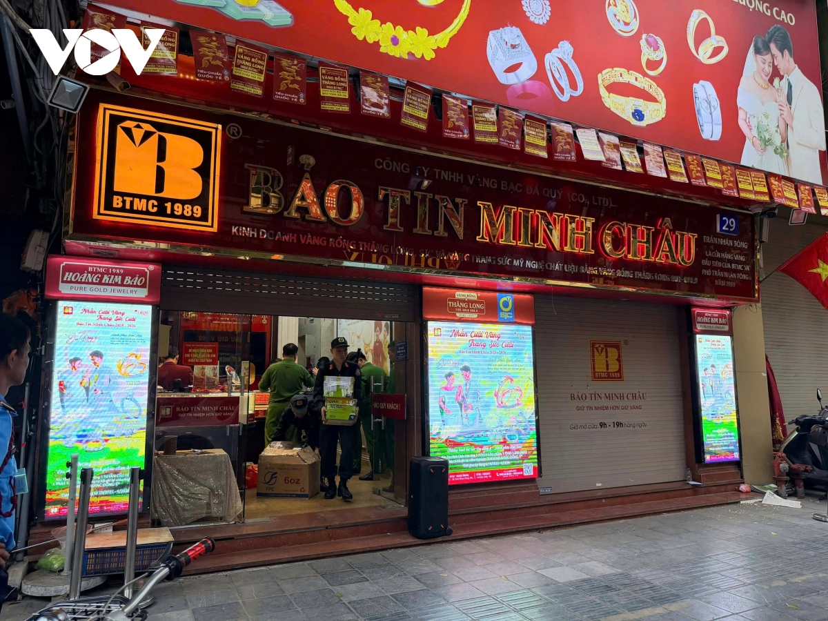 Nóng 24h ngày 26/3: Sau chuyển hồ sơ, công an làm việc tại Bảo Tín Minh Châu