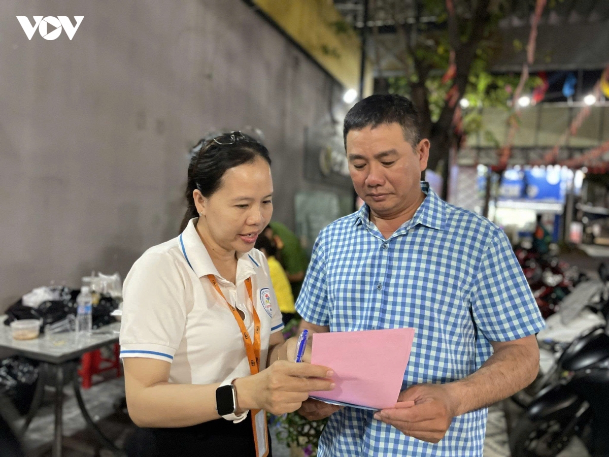 to giup viec luc luong tham lang cua ngay bau cu hinh anh 1