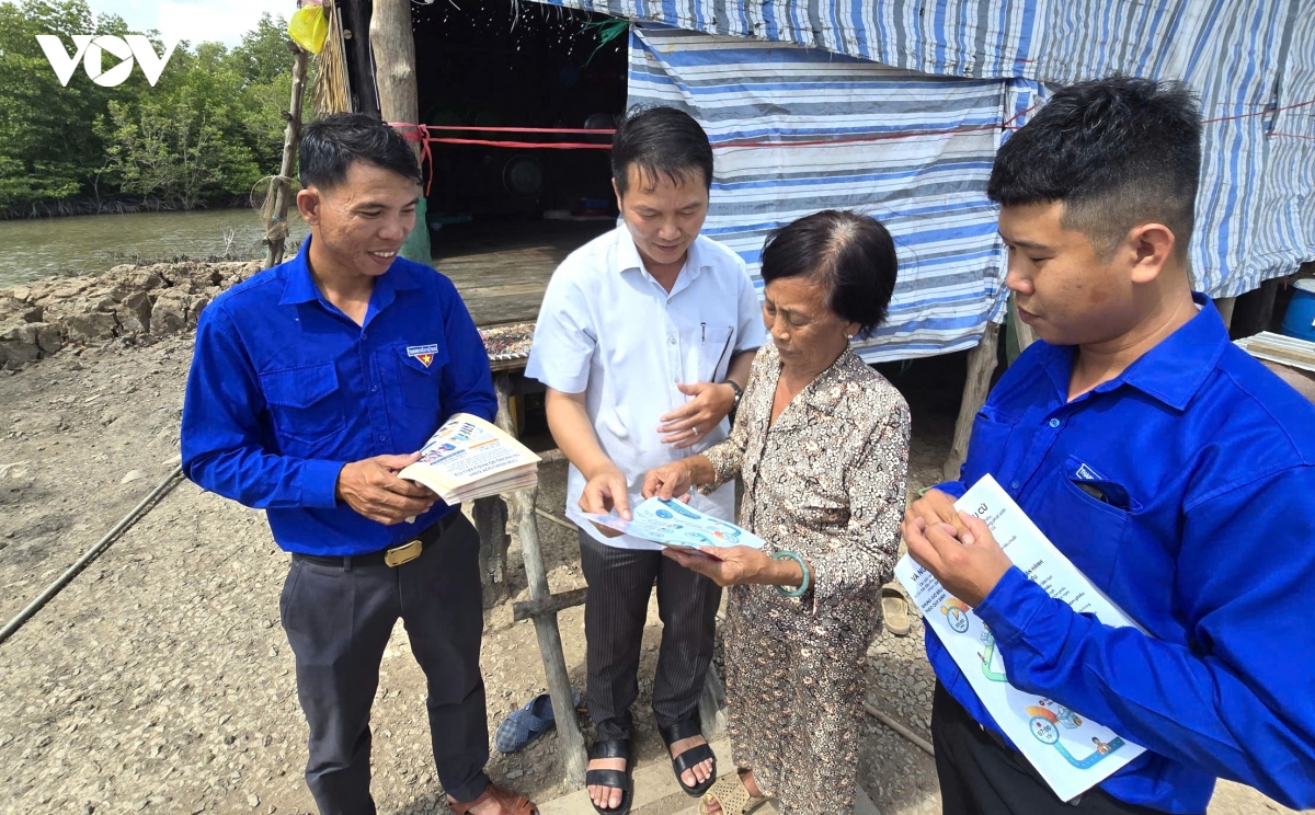 lenh denh song nuoc mang thong tin bau cu den nguoi dan hinh anh 9