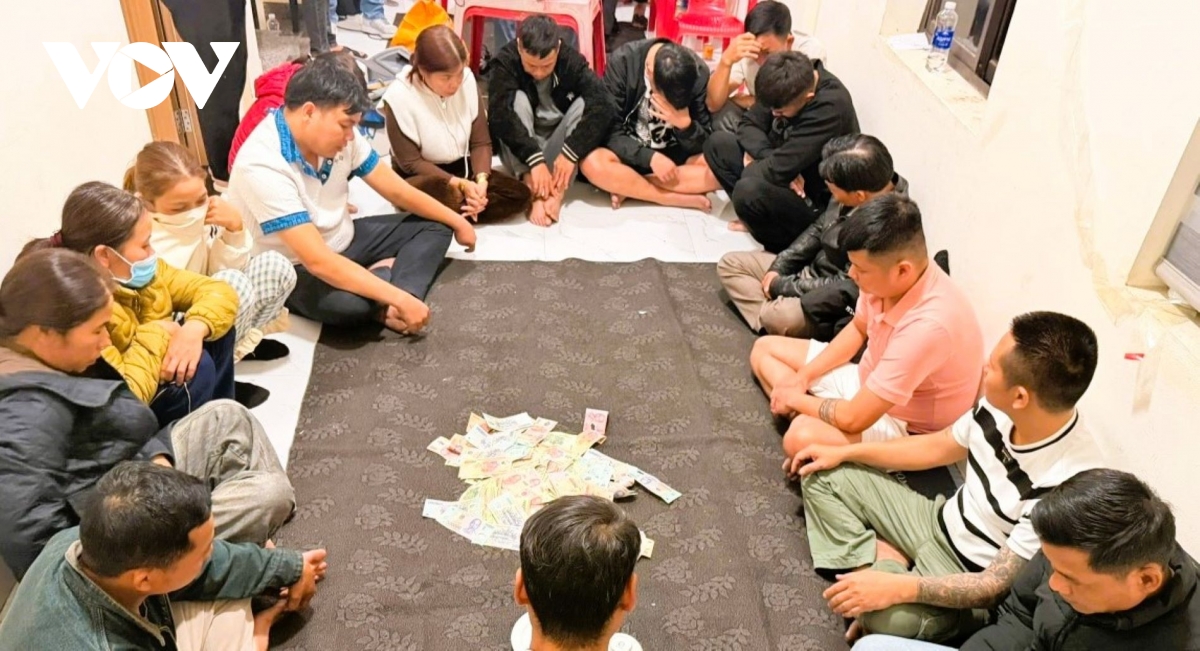 Dot kich soi bac trong dem o quang tri, bat giu 17 nguoi hinh anh 1