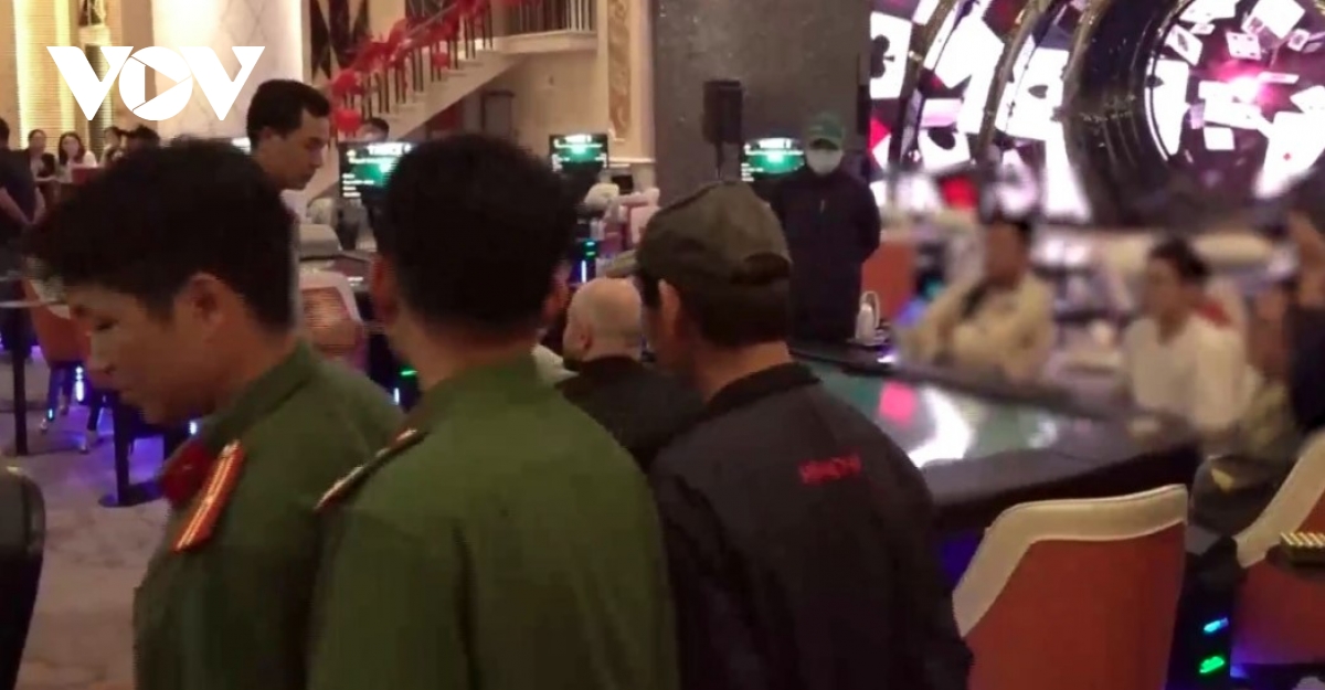 Thirteen foreigners caught gambling at five-star hotel club in Nha Trang