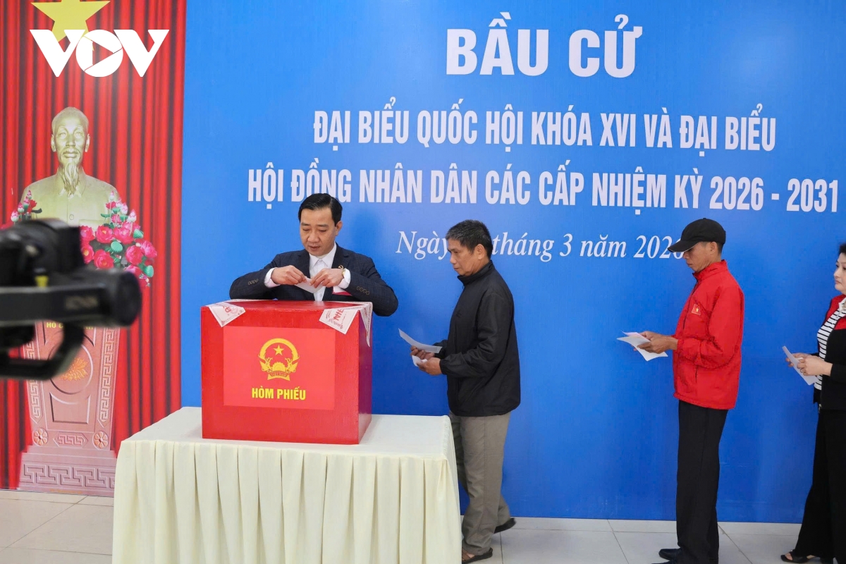 can bo chien si, cu tri nhieu dia phuong no nuc di bau cu som hinh anh 7