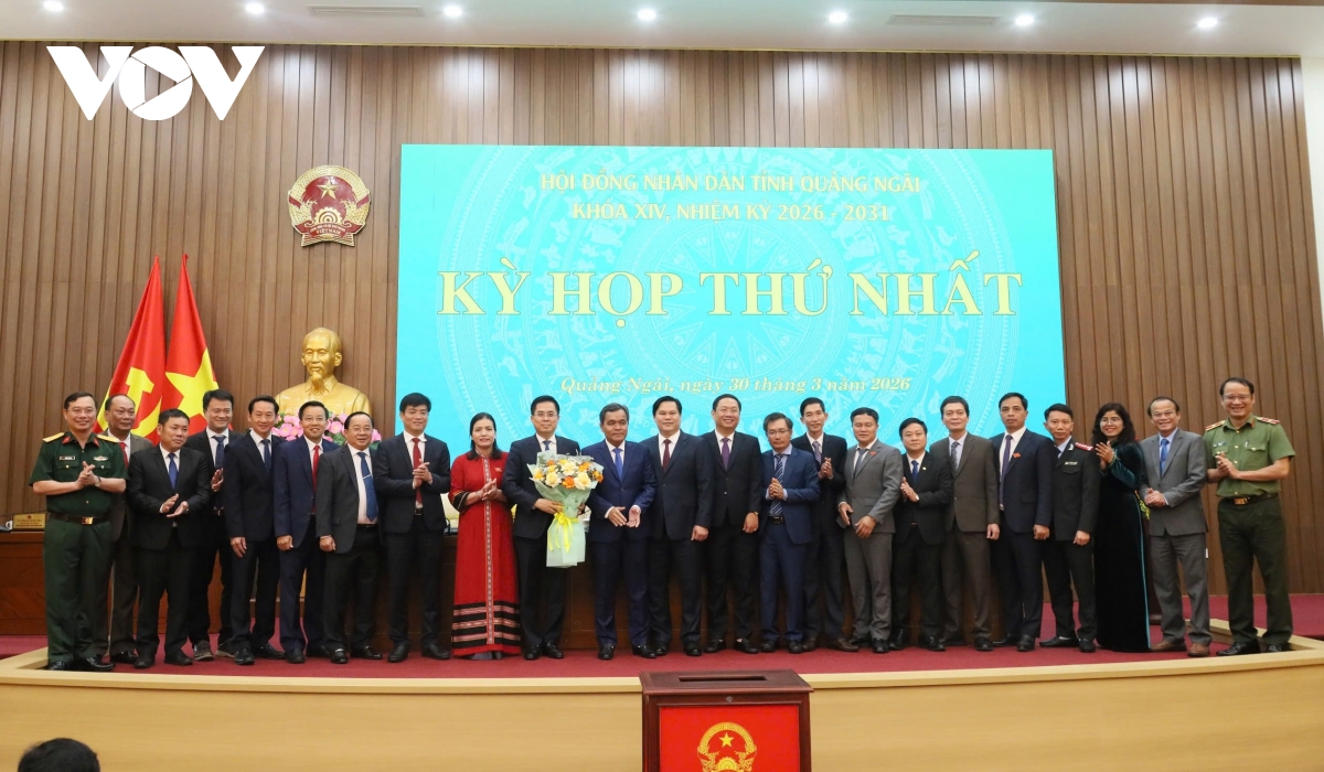 Ong nguyen hoang giang tiep tuc giu chuc chu tich ubnd tinh quang ngai hinh anh 3