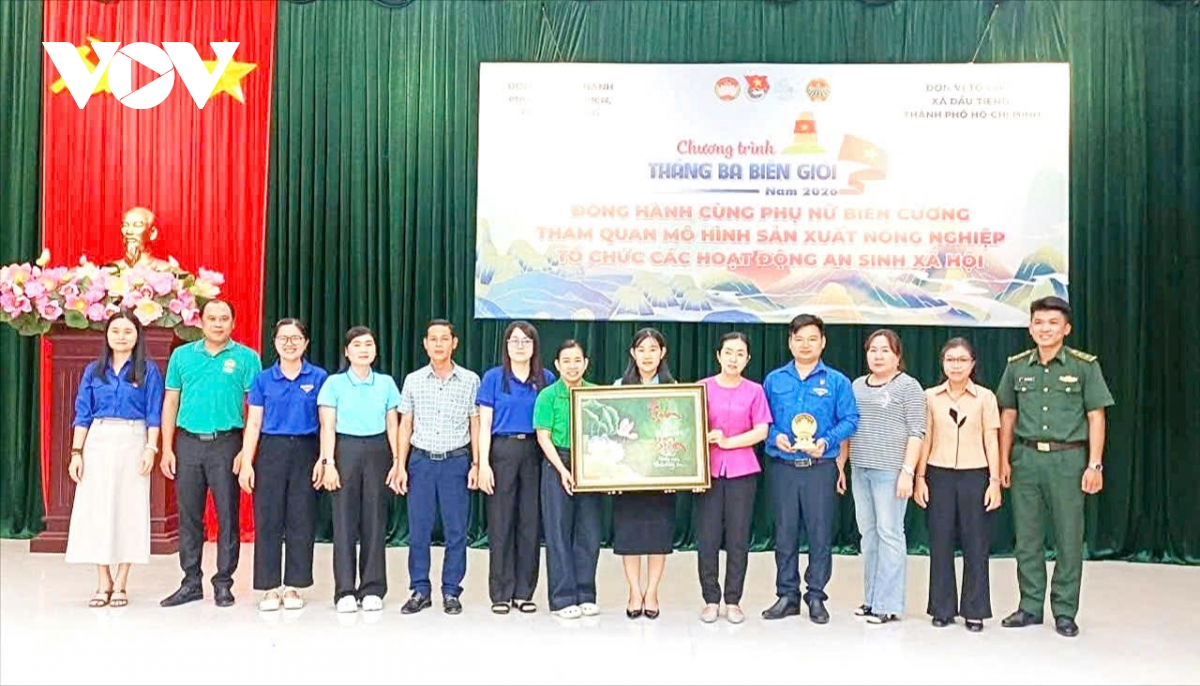 Am tinh bien cuong tu thang ba bien gioi hinh anh 1