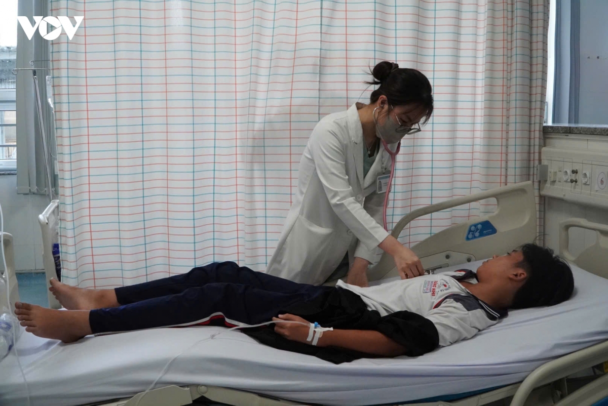 lien tiep cac vu ngo doc sau khi an banh mi, bo y te yeu cau dieu tra, xac minh hinh anh 2
