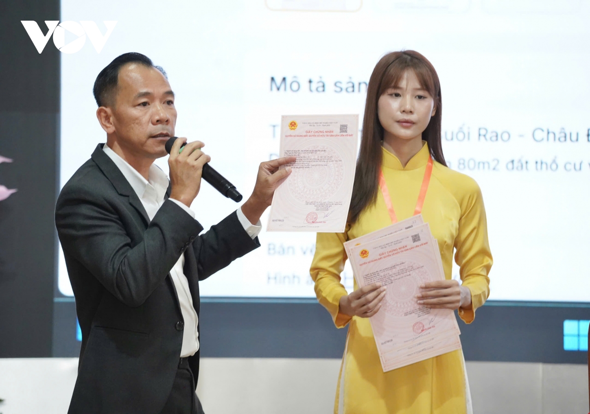 Trợ giá hàng ngàn nền đất, tặng sổ đỏ cho người lao động ở TP.HCM