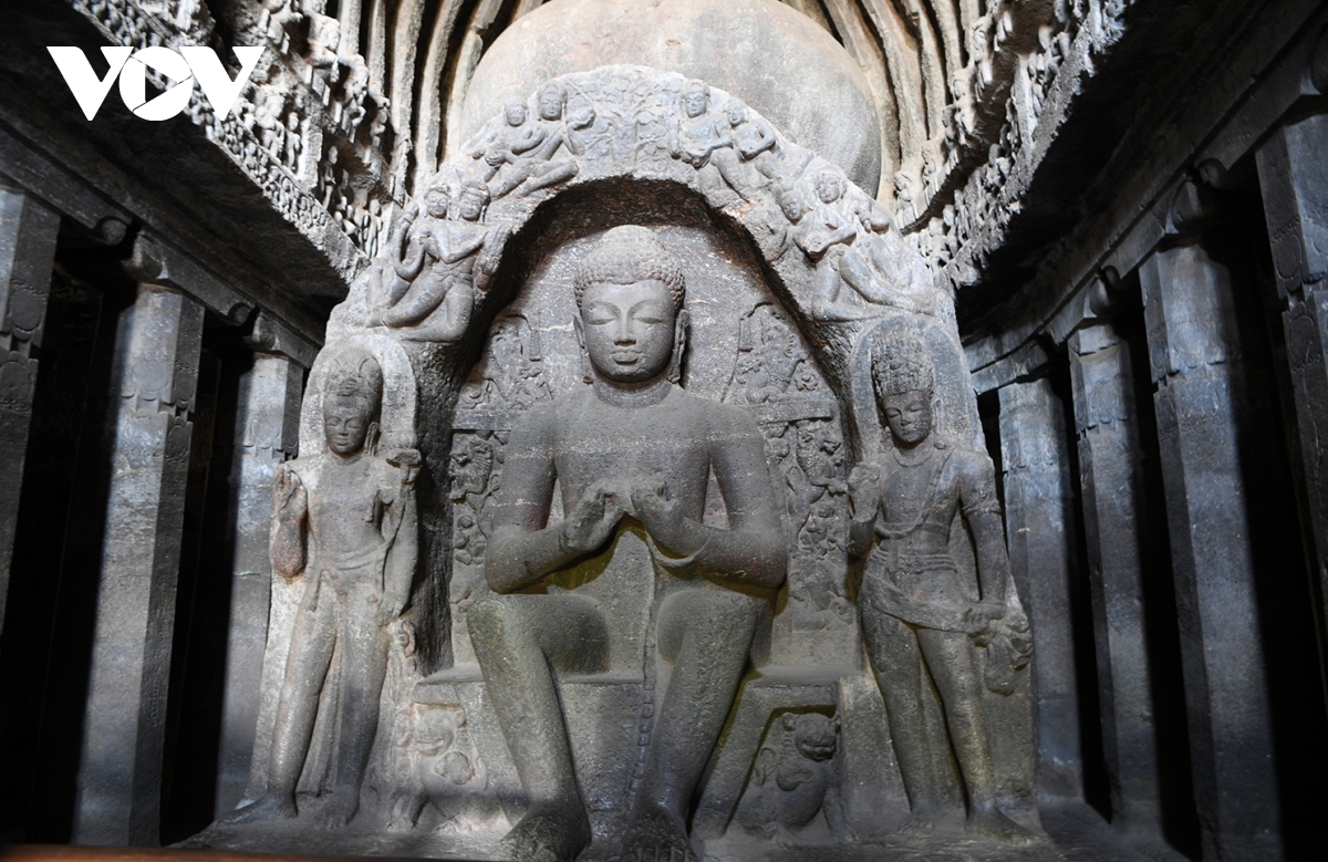 quan the hang dong ellora - ky quan kien truc trong long nui hinh anh 6