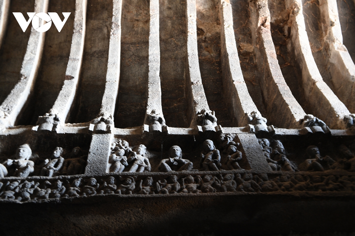 quan the hang dong ellora - ky quan kien truc trong long nui hinh anh 7