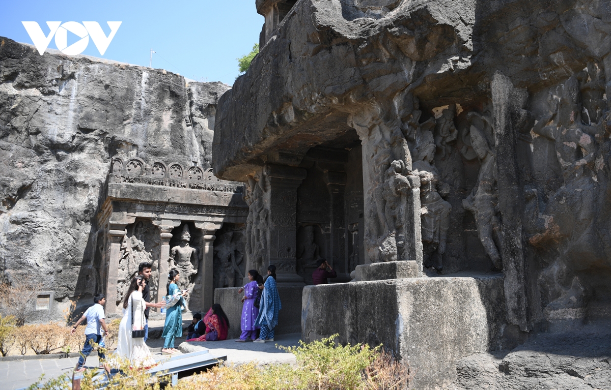 quan the hang dong ellora - ky quan kien truc trong long nui hinh anh 1