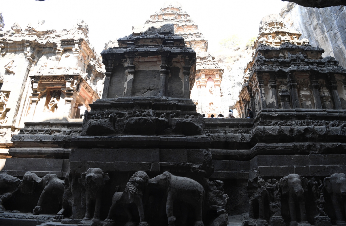 quan the hang dong ellora - ky quan kien truc trong long nui hinh anh 4