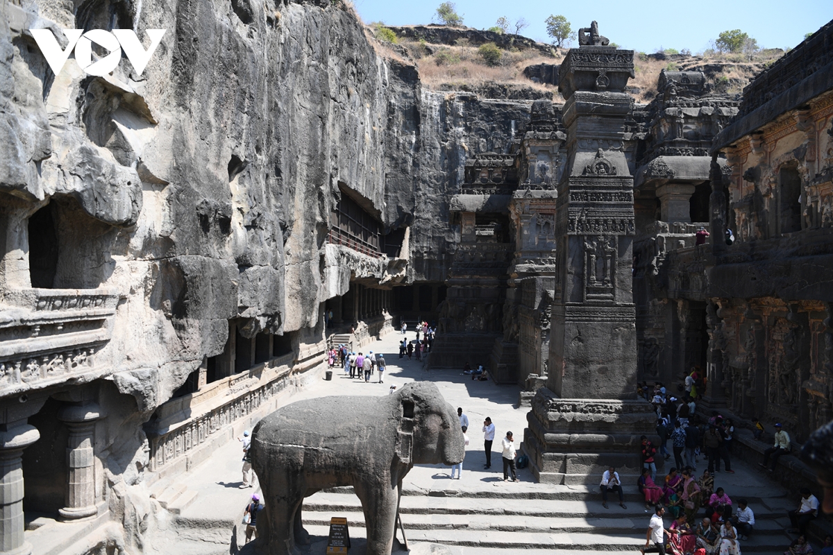 quan the hang dong ellora - ky quan kien truc trong long nui hinh anh 11