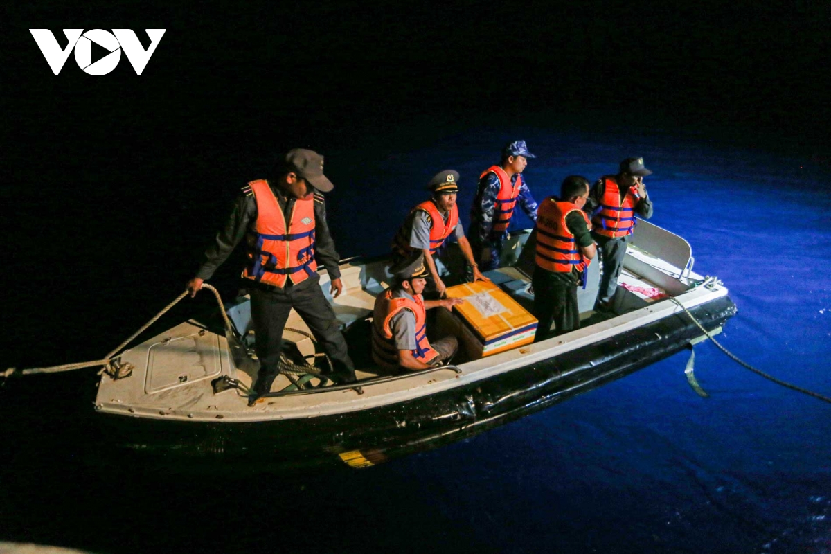 Bầu cử đêm trên vùng biên giới biển