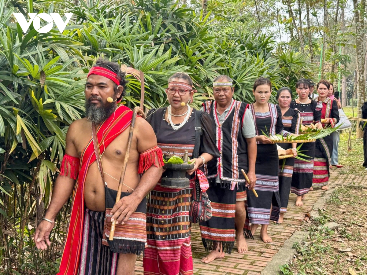 tung bung tai hien le cau phuc, cau an dau xuan cua nguoi s tieng hinh anh 8