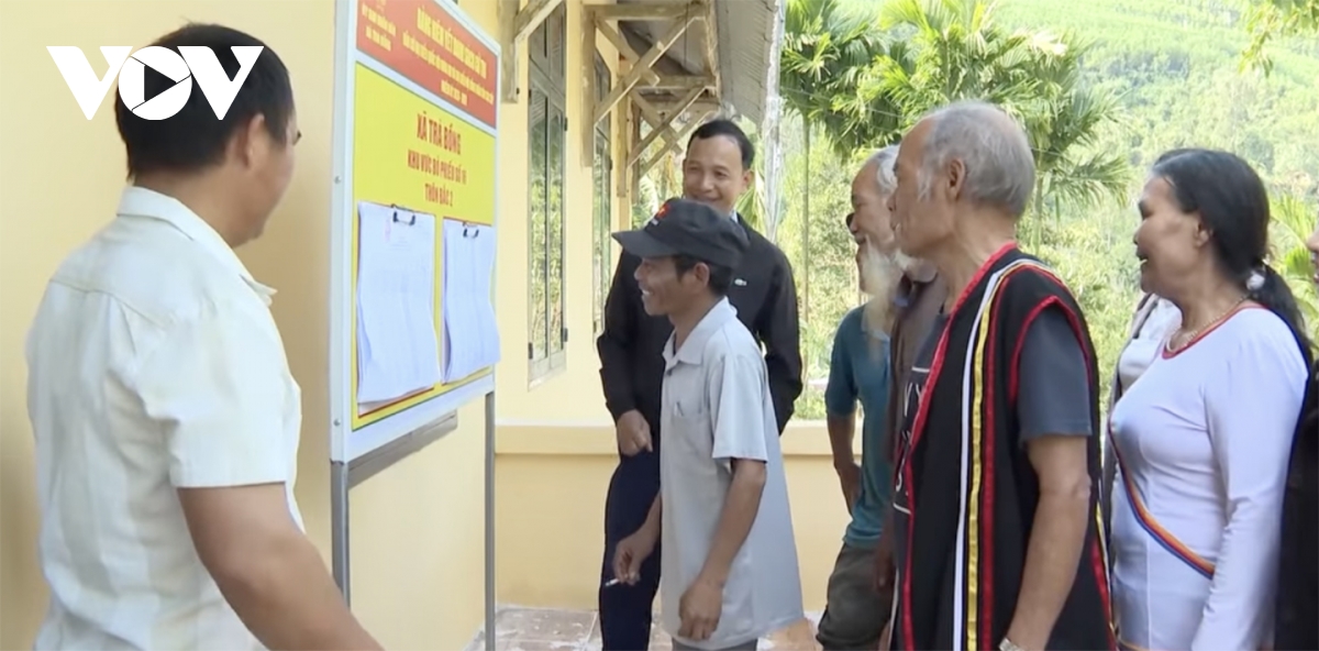 Dong bao mien nui quang ngai huong ve ngay hoi non song hinh anh 3