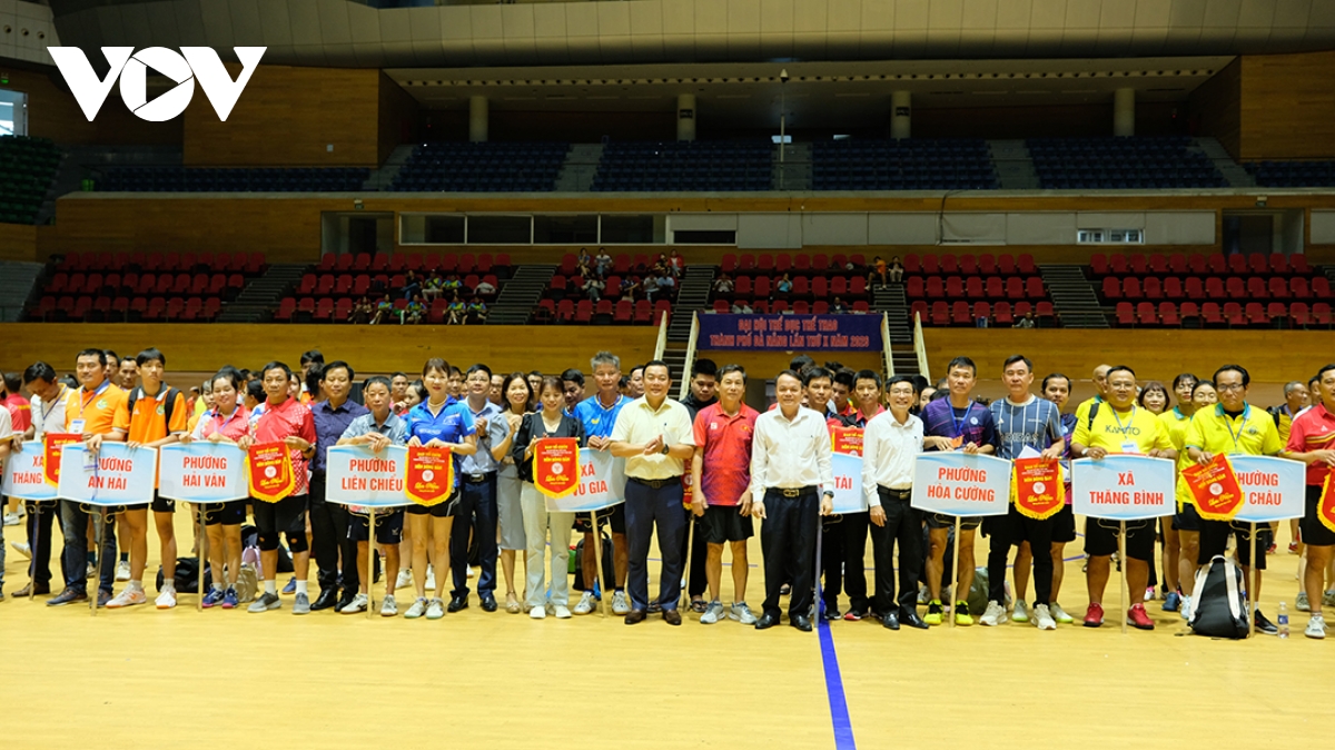 hon 200 van dong vien tham gia giai bong ban Dai hoi tdtt tp. Da nang lan thu x hinh anh 2