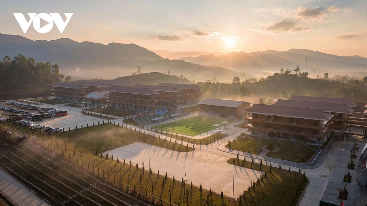mo loi tri thuc, thap sang tuong lai noi bien cuong si pa phin hinh anh 1