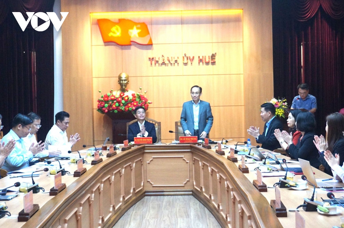 thong qua du thao bao cao kiem tra, giam sat ban thuong vu thanh uy hue hinh anh 1