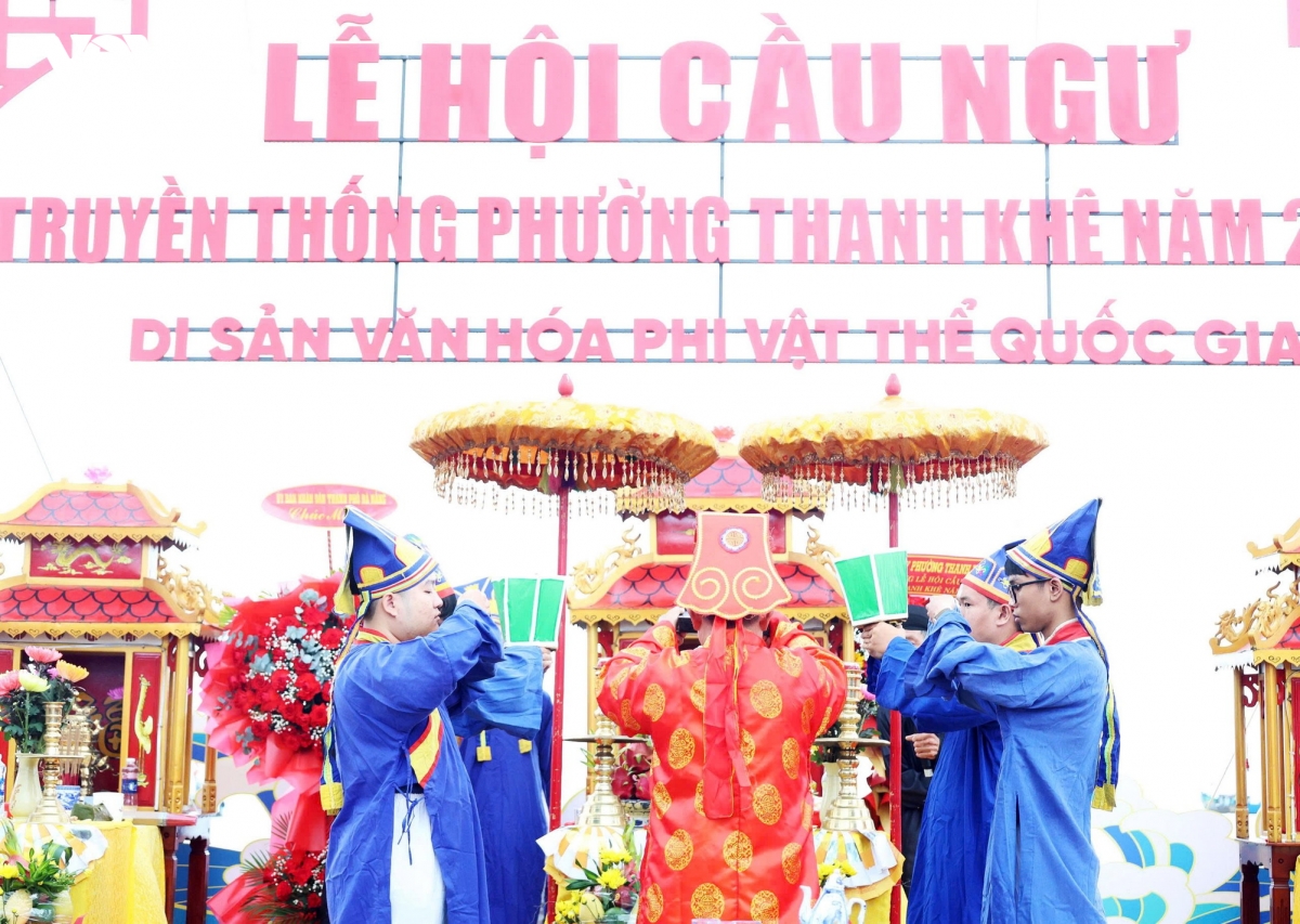 le hoi cau ngu mo chuyen bien moi cua ngu dan Da nang hinh anh 2