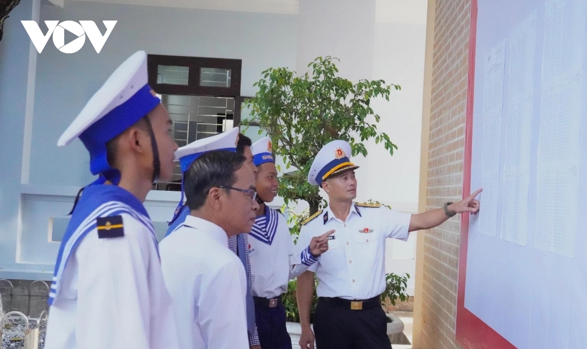Dac khu truong sa bau cu som dai bieu quoc hoi va hDnd cac cap hinh anh 3