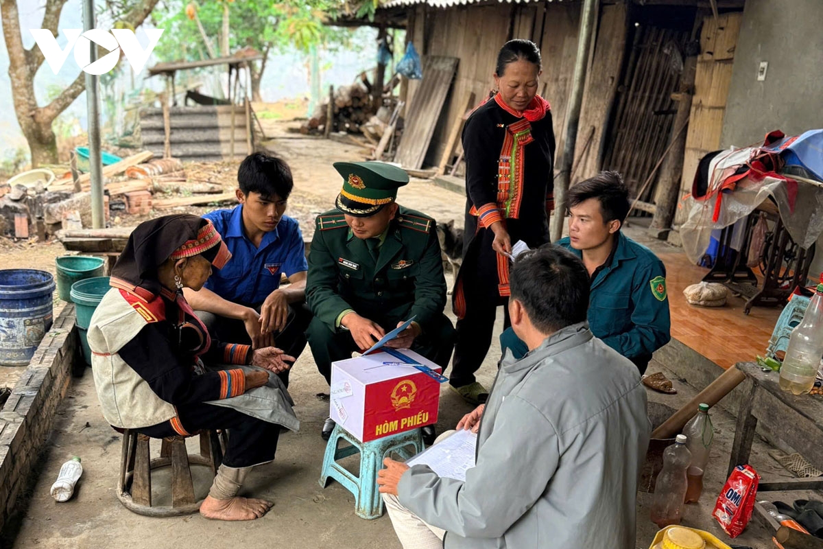 toan canh ngay bau cu 15 3 nhung hinh anh xuc dong tu khap moi mien hinh anh 25