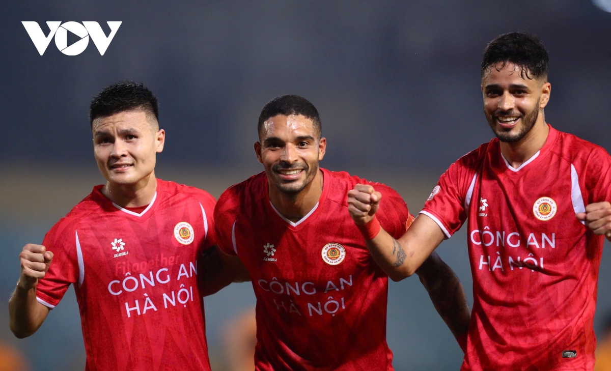 Sau vòng 14 V-League 2025/2026: CAHN bứt tốc, Ninh Bình hụt hơi