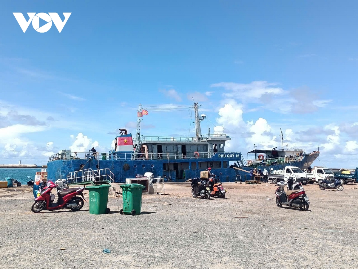 Dac khu phu quy xin tang phu cap, go kho giao thong va y te hinh anh 3