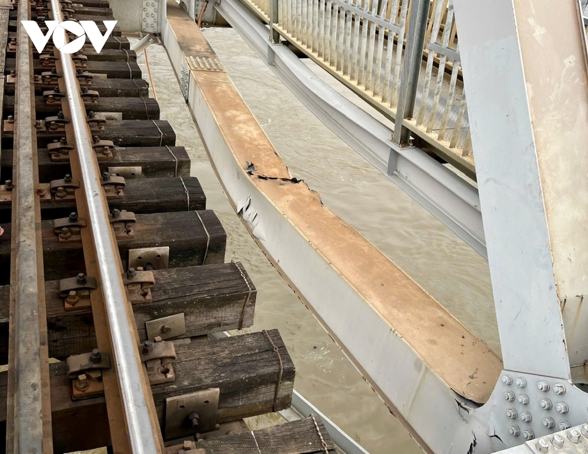 Khởi tố vụ tàu Thành Đạt 86 va vào cầu Ghềnh ở Đồng Nai