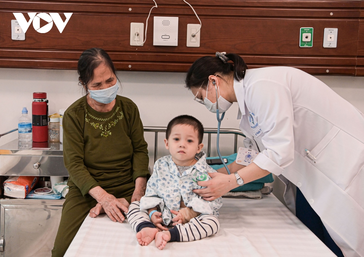 virus ev71 tan cong tre mac tay chan mieng, gay bien chung than kinh nguy hiem hinh anh 1