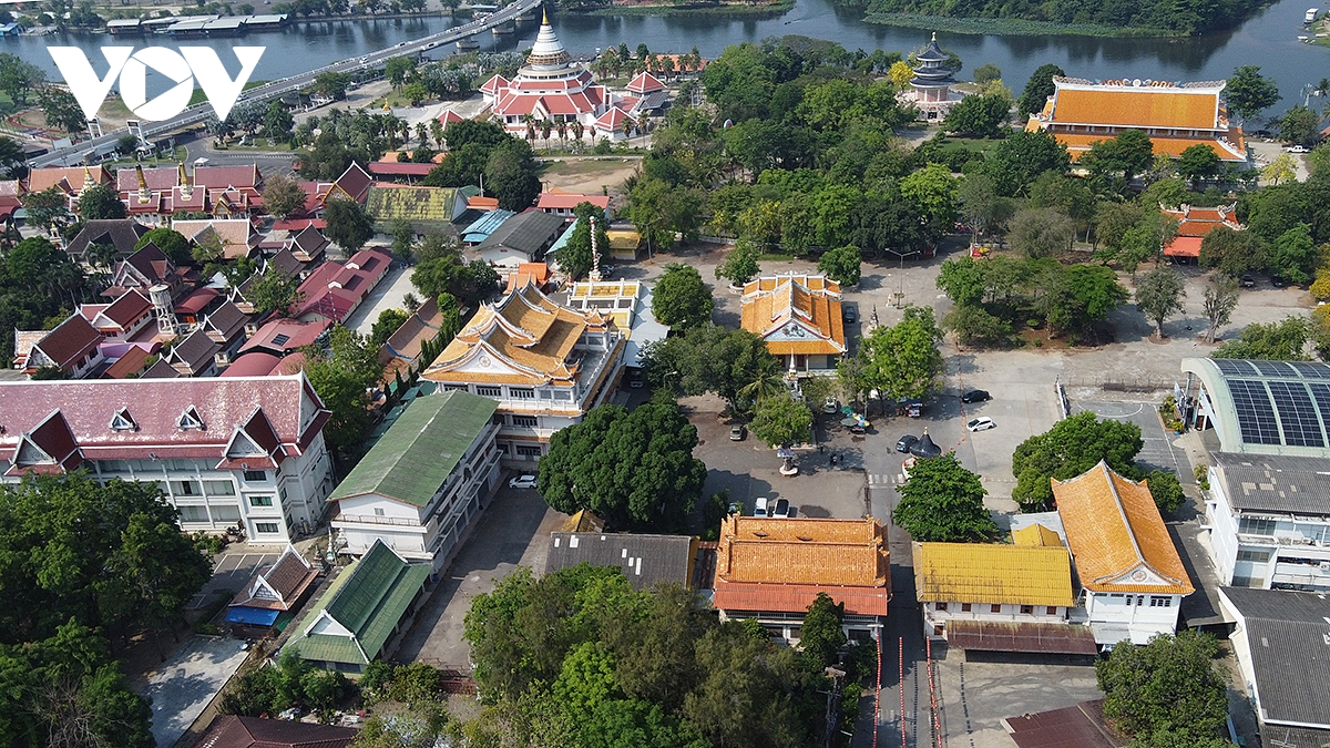 khanh tho - ngoi chua viet doc dao tai tinh kanchanaburi thai lan hinh anh 1