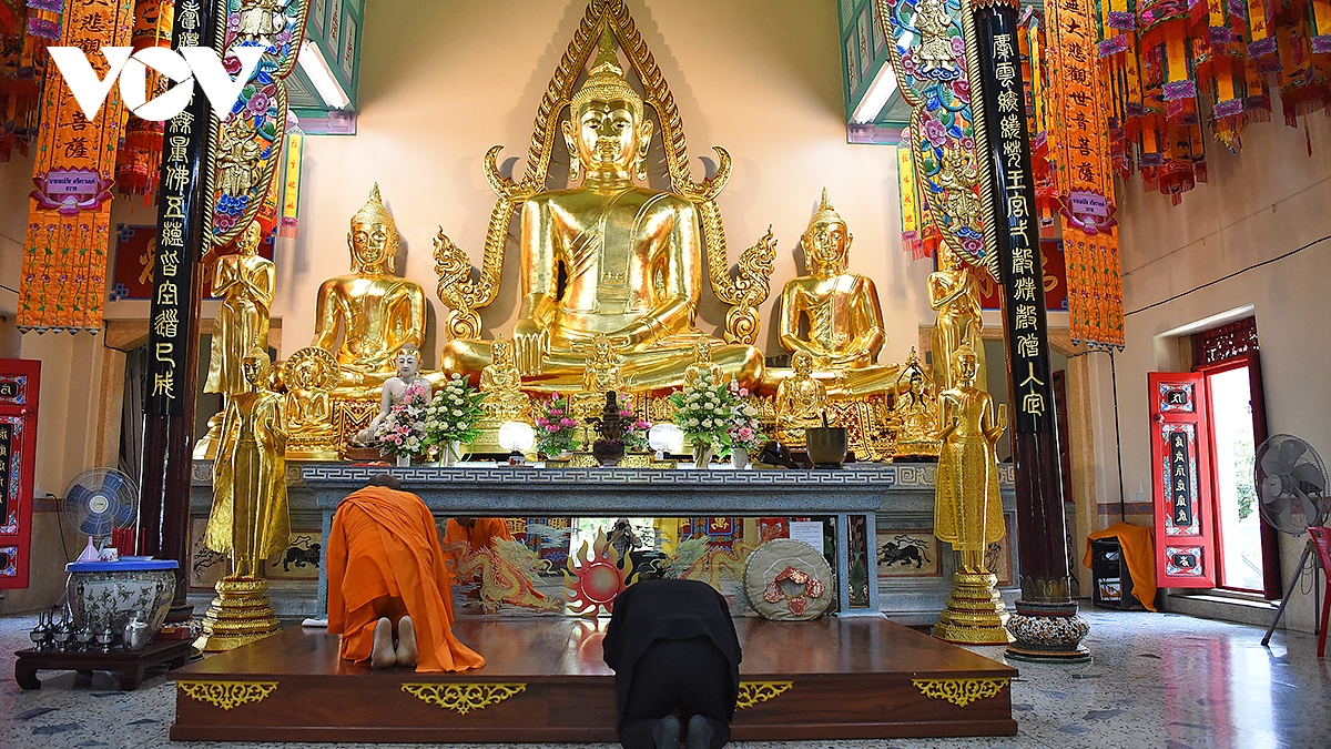 khanh tho - ngoi chua viet doc dao tai tinh kanchanaburi thai lan hinh anh 10