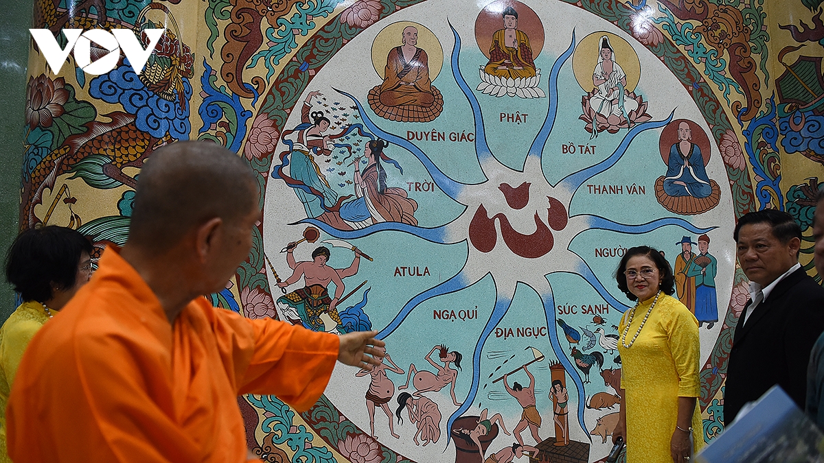 khanh tho - ngoi chua viet doc dao tai tinh kanchanaburi thai lan hinh anh 2