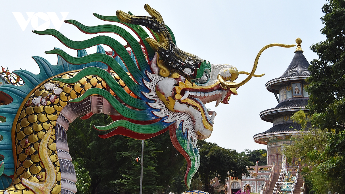 khanh tho - ngoi chua viet doc dao tai tinh kanchanaburi thai lan hinh anh 13