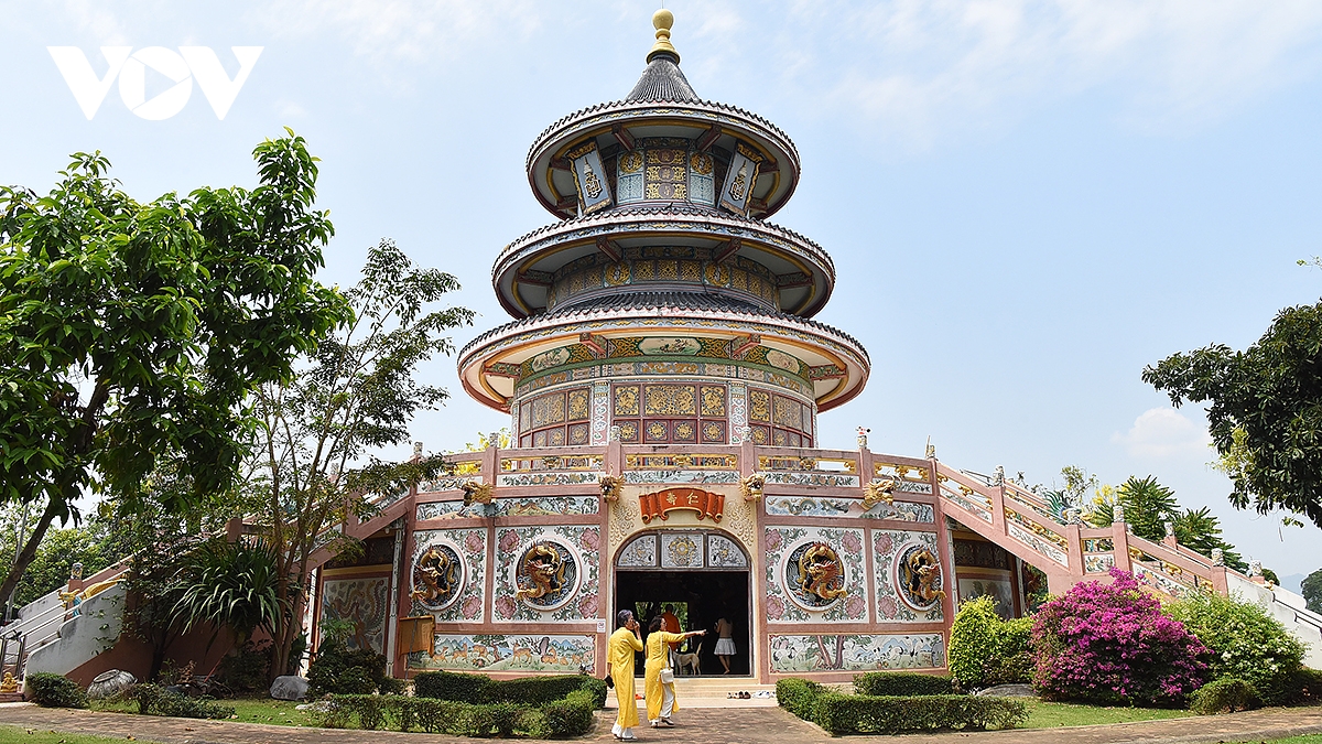 khanh tho - ngoi chua viet doc dao tai tinh kanchanaburi thai lan hinh anh 15