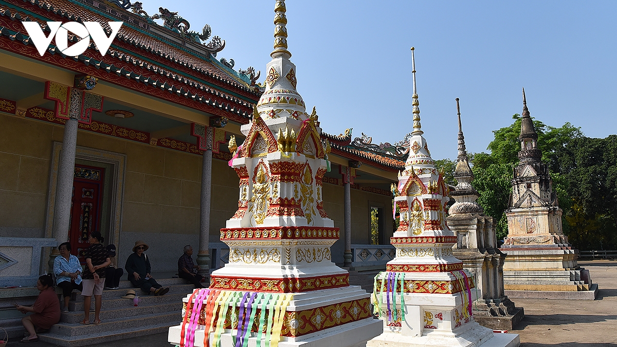 khanh tho - ngoi chua viet doc dao tai tinh kanchanaburi thai lan hinh anh 18