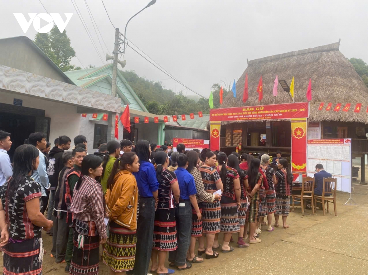 toan canh ngay bau cu 15 3 nhung hinh anh xuc dong tu khap moi mien hinh anh 1