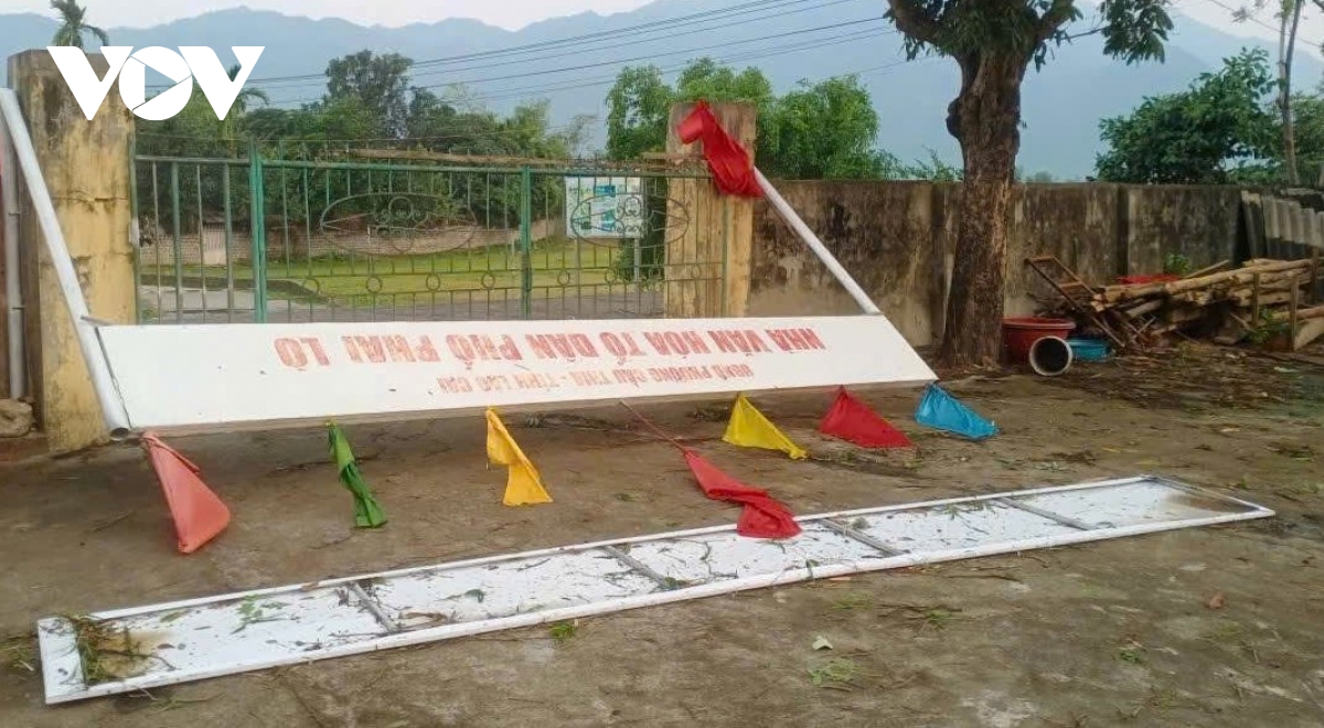 dong loc gay thiet hai o khu vuc thi xa nghia lo cu, tinh lao cai hinh anh 5