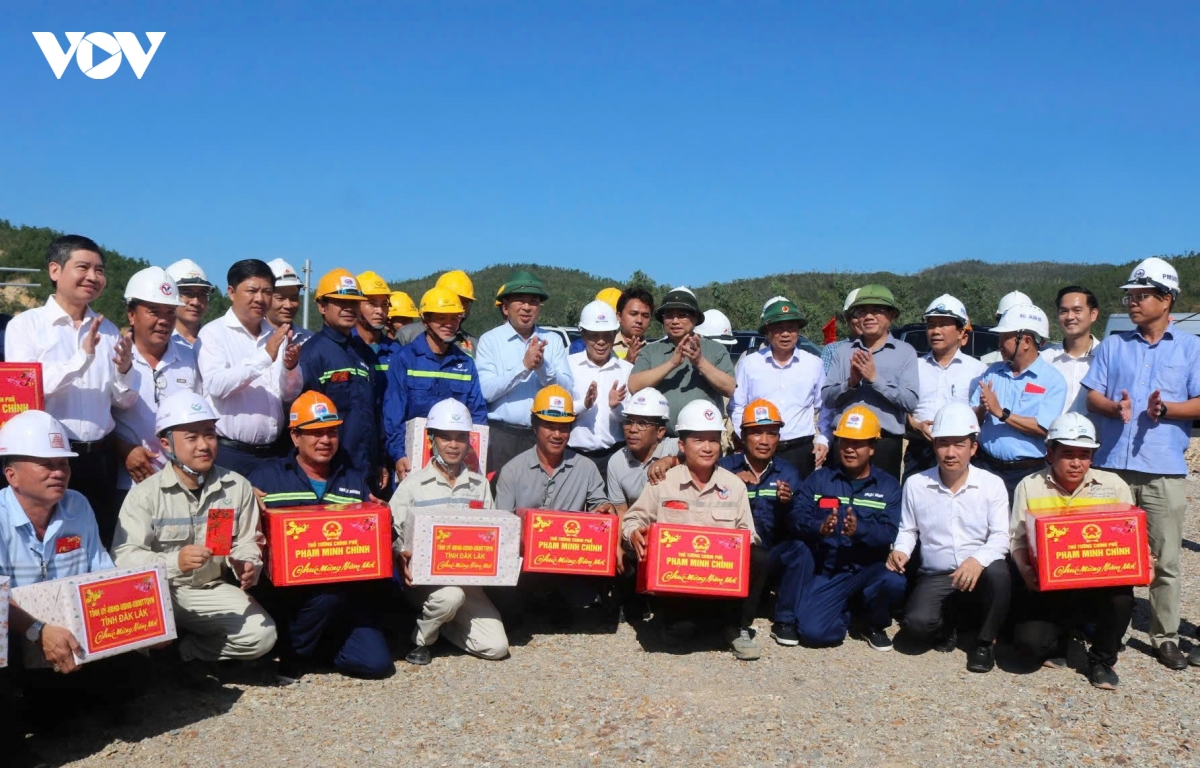 Dua tuyen cao toc tu quang ngai den gia lai vao van hanh de tranh lang phi hinh anh 4