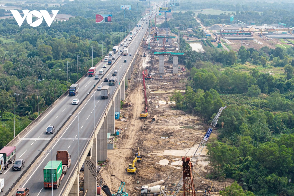 thi truong vat lieu leo thang chong mat dau hieu thao tung khien du an lao dao hinh anh 2