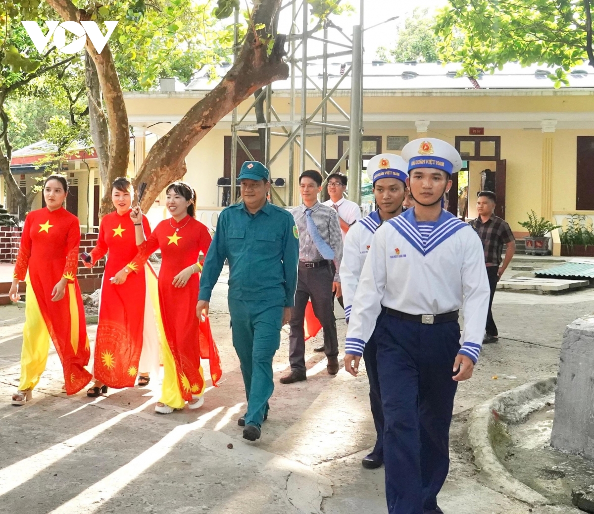 Dac khu truong sa bau cu som dai bieu quoc hoi va hDnd cac cap hinh anh 2