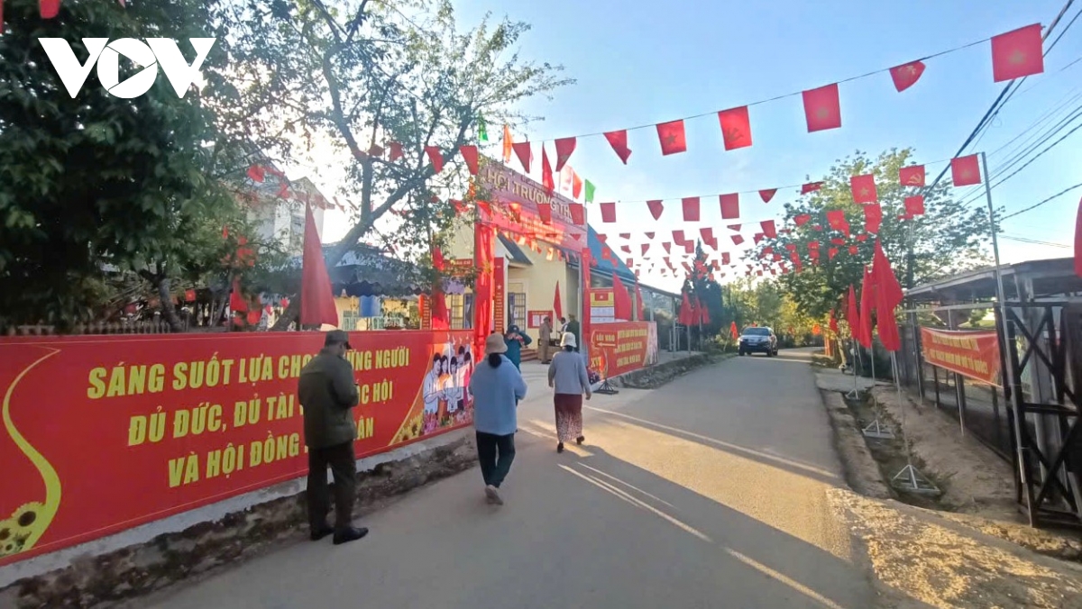 Lâm Đồng ghi nhận tỷ lệ cử tri đi bỏ phiếu đạt hơn 99,6%