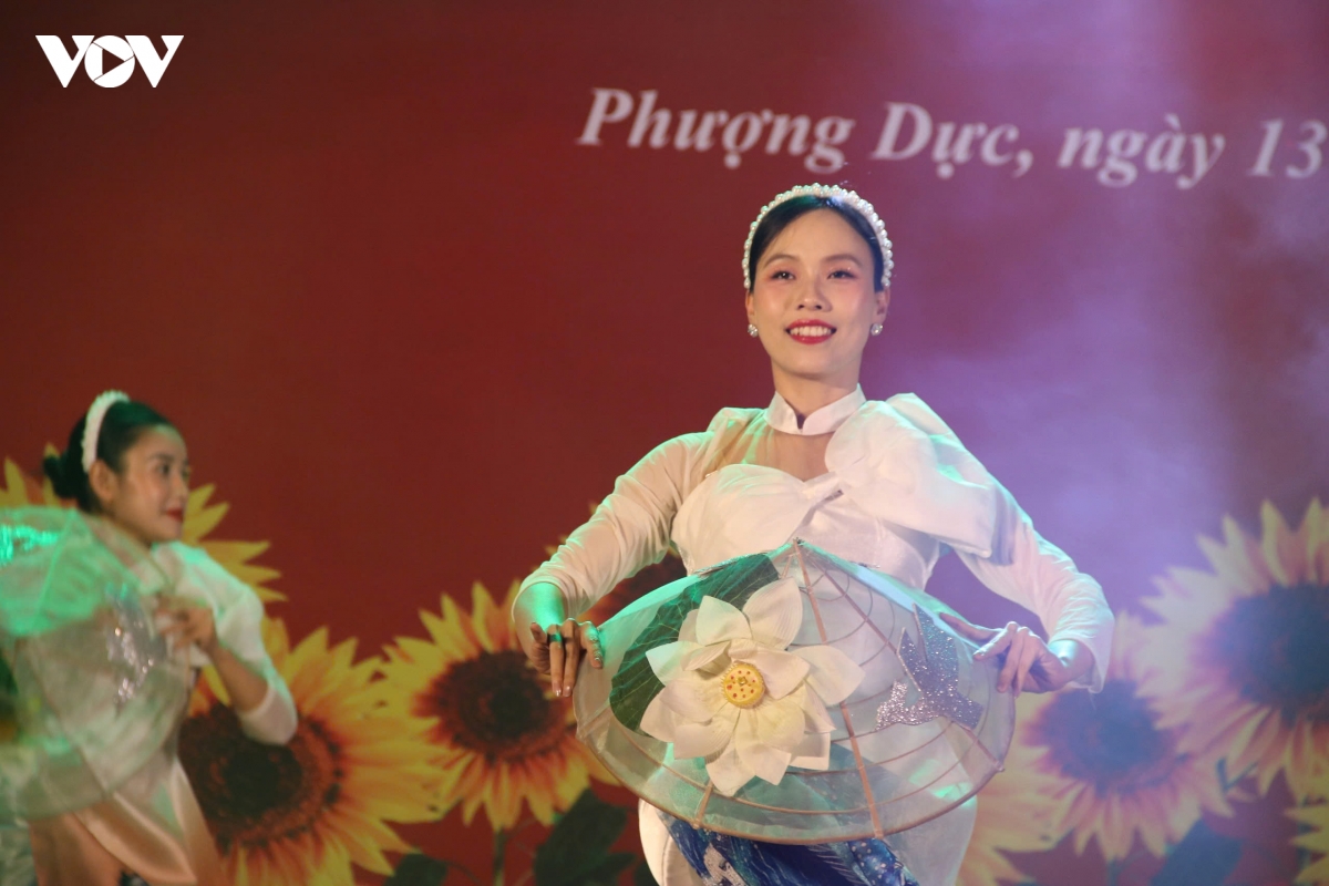 Dem nghe thuat mau co toi yeu chao mung bau cu dai bieu quoc hoi khoa xvi hinh anh 10