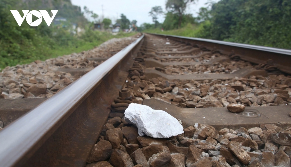 doanh nghiep no min khai thac da lam hong nha dan o quang tri hinh anh 5