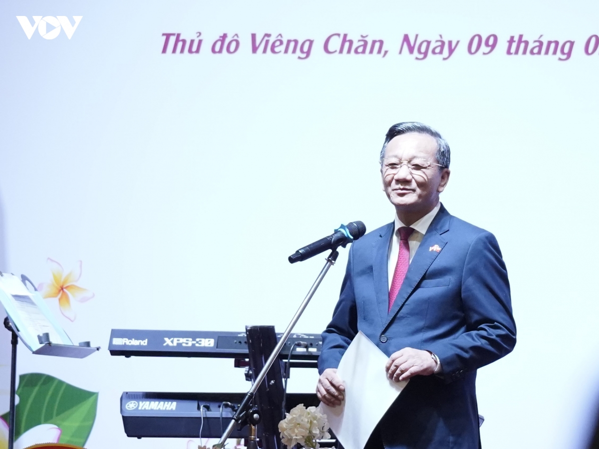 ra mat cau lac bo di san ao dai viet nam tai lao hinh anh 2