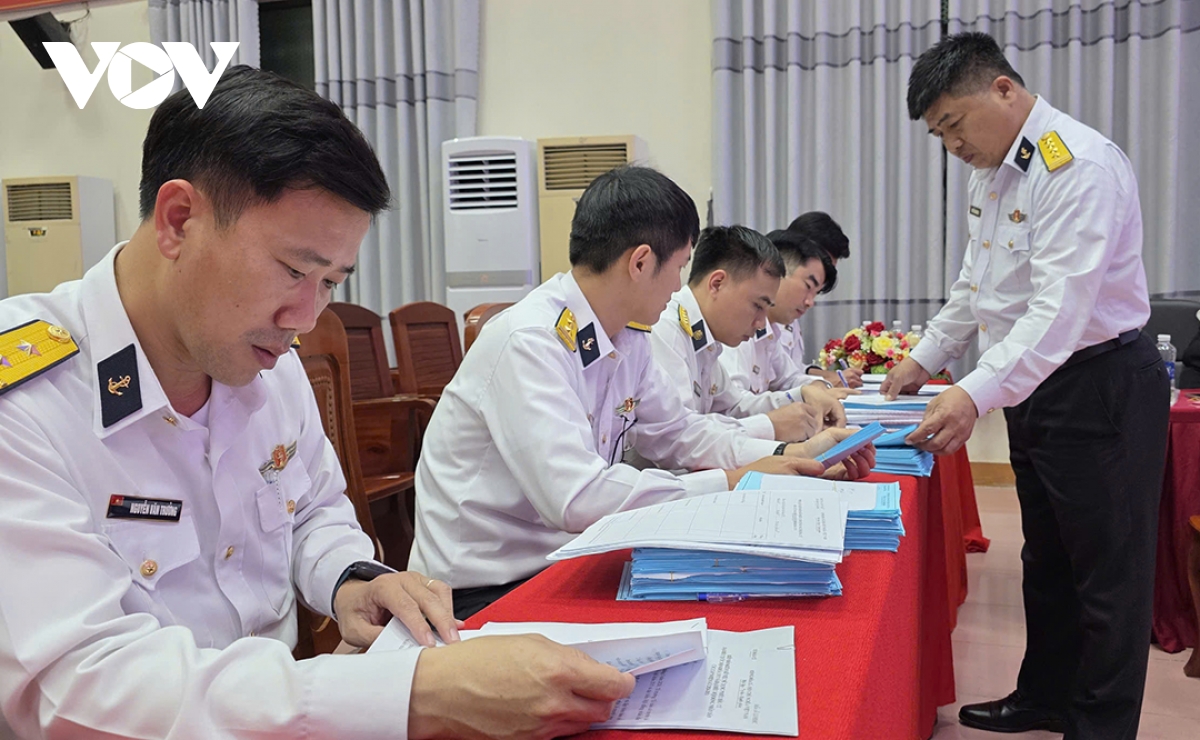 100 can bo, chien si vung 3 hai quan tham gia ngay hoi toan dan hinh anh 3