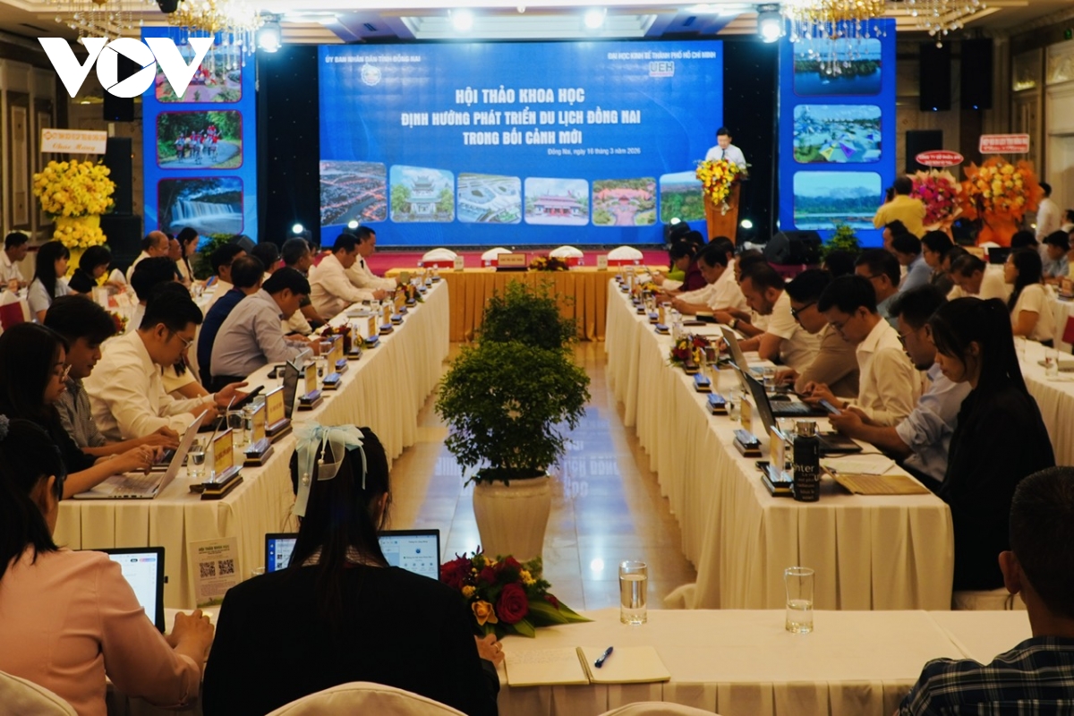 ve lai buc tranh du lich Dong nai trong khong gian moi hinh anh 1