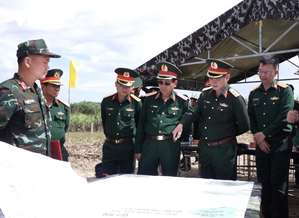 Tư lệnh Quân khu 5 kiểm tra công tác xây dựng các công trình quân sự tại Khánh Hoà