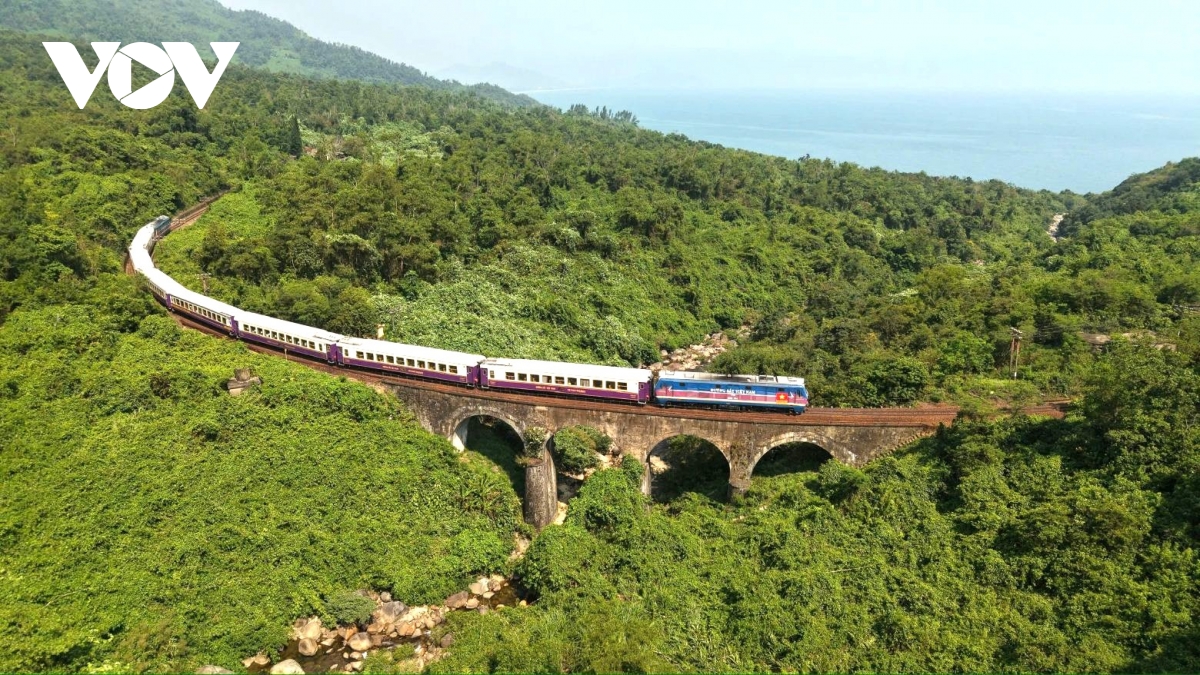 Ra mắt giao diện mới đoàn tàu “Hành trình kết nối di sản miền Trung”