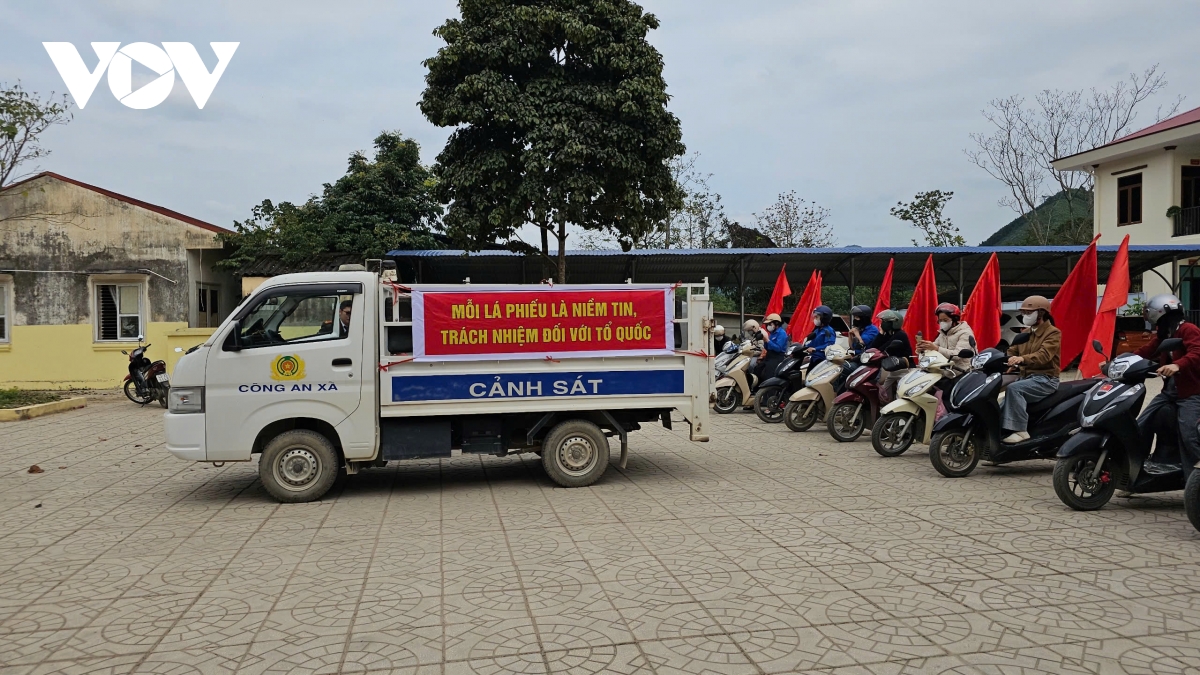 nguoi uy tin truyen lua bau cu o vung cao van lang, thai nguyen hinh anh 3