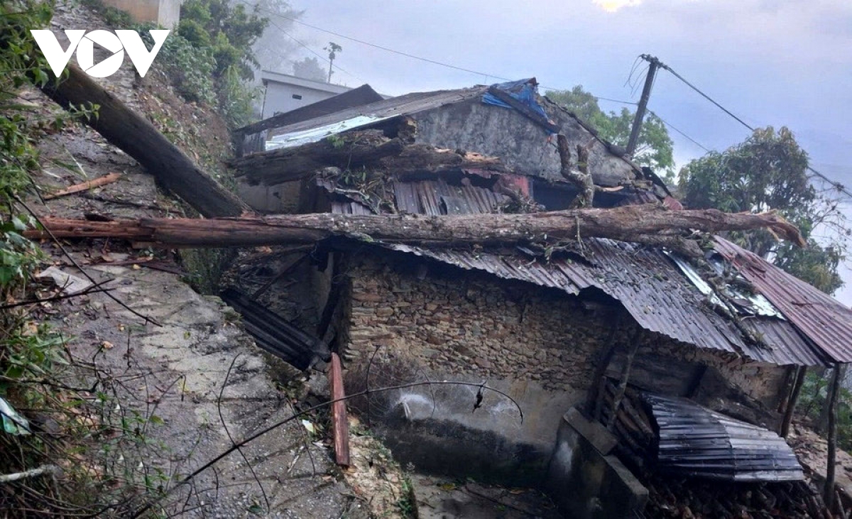 gio loc gay thiet hai tai xa thu lum lai chau hinh anh 3